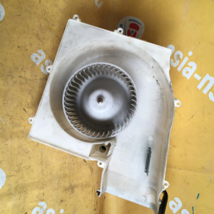 Моторчик печки NISSAN B15/G10/P12/V10 (с термодатчиком) дефект корпуса