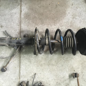 Стойка Toyota SV55 Vista перед, прав 4WD