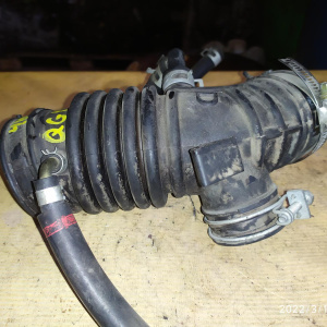 Гофра впускного коллектора Nissan QG15 Sunny FNB15 '10.1998-05.2002 4WD a/t резиновая D / 165784M510