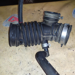 Гофра впускного коллектора Nissan QG15 Sunny FNB15 '10.1998-05.2002 4WD a/t резиновая D / 165784M510