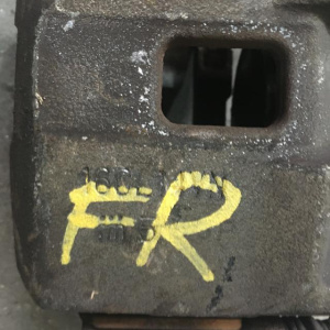 Суппорт Honda ES3 Civic перед, прав