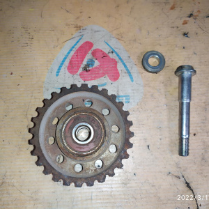 Ролик ремня грм Toyota 13503-54030 / 90105-10235 Hilux Surf LN130 2L/2L-TE/3L/5L/5L-E обводной + болт ( РОЛИК ХРУСТИТ )