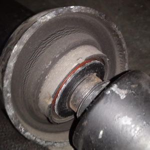 Кардан Audi C6/4F2 A6 BDX R 2.8 FSI quattro (трещинки на подвесном) 4F0521101F