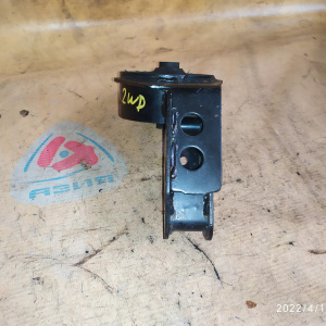 Подушка двигателя Nissan CD17/SR18/SR20 AD B13/N14/Y10/R10/R11 2WD a/t акпп L ( BY ) 11211-50Y10 / 11211-50Y11 / 11220-58Y10