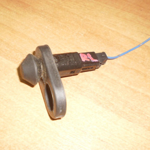 Концевик двери Toyota Allion/Premio/RAV4/Harrier/Kluger V/Corolla Axio/Camry ZZT240/ACA20/ACA30/GSU30/ACU20/NZE140/ACV40 зад, прав