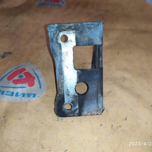 Крепление подушки ДВС Daihatsu HC/HE Pyzar G303G 4WD a/t перед. F