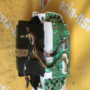 Панель приборов Toyota Platz NCP12 83800-5C070