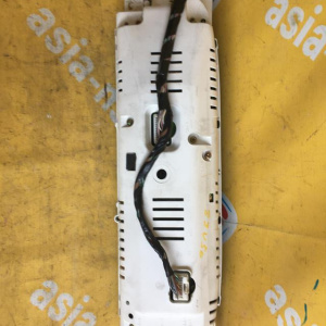 Панель приборов TOYOTA Vista SV50 '2000 дефект стекла 83800-32100