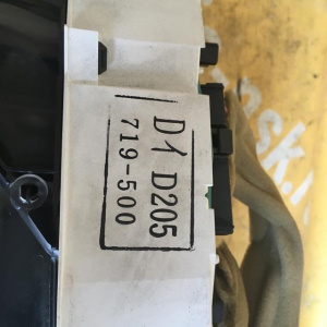 Панель приборов Mazda Demio DW3W '1996-1999 дефект стекла D205