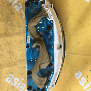 Панель приборов Mazda Demio DW3W '1996-1999 дефект стекла D205