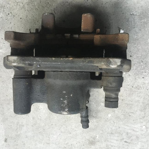 Суппорт Toyota ZNE14 Wish зад, прав