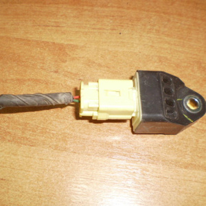 Датчик удара Toyota RAV4 ACA30 зад, лев 89831-0R020(33020)