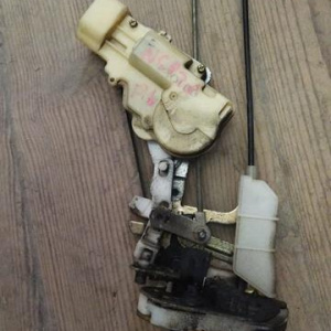 Замок двери Toyota NCP20 Funcargo (2 контакта) зад, лев