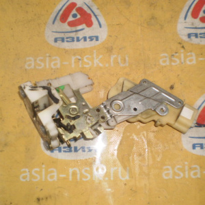 Замок двери Toyota NCP20 Funcargo (2 контакта) зад, лев 69340-52060