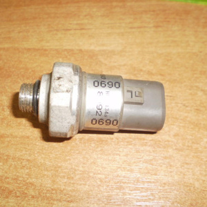 Датчик радиатора кондиционера Toyota HFC-134A(0690)