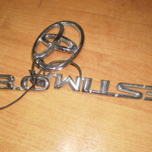 Эмблема Toyota Estima ACR40 (3 штуки)