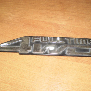 Эмблема Toyota LC80 4WD (надпись)