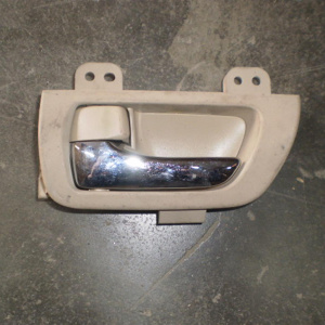 Ручка двери внутренняя Toyota Harrier MCU30/GSU35 зад, лев внутренняя