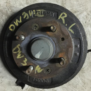 Ступица Mazda DW3W Demio '1996-1999 зад, лев