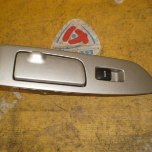 Пульт стеклоподъемника Toyota Harrier MCU35 зад, прав 74270-48120