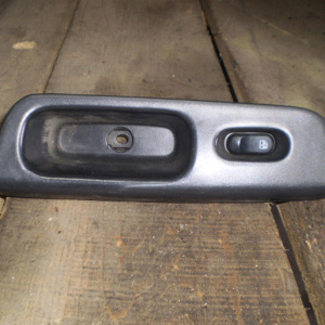 Пульт стеклоподъемника NISSAN Presea R10 перед, лев 25411-32Y00