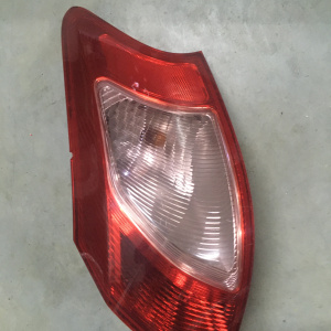 Стоп Mitsubishi 220-87977 R Galant Fortis CX3A Hatchback розов. дефект стекла