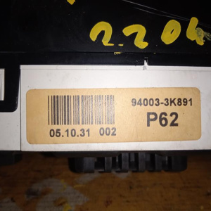 Панель приборов Hyundai Sonata NF/EK G4KC '2005 2.4 AT 240 km/h P62 (дефект стекла) 94003-3K891