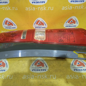 Стоп Hyundai H1/Grand Starex TQ '2007- R (скол на стекле сверху, трещина на корпусе снизу) 92402-4H0