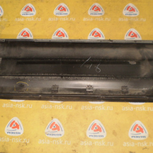 Накладка на дверь Toyota Harrier MCU15 дефект крепления перед, лев 75732-48010