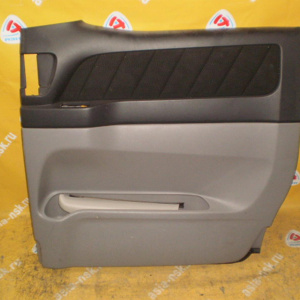 Обшивка двери Toyota Alphard MNH10 зад, прав