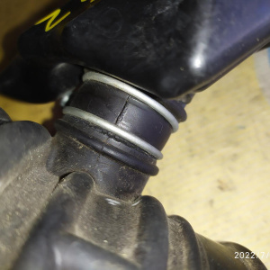 Гофра впускного коллектора Nissan VQ35 Murano Z51 резиновая. на заслонку ТРЕЩИНЫ ( 1AA0B ) 165761AA0A / 165761AA1A