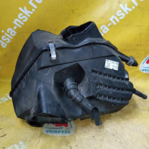 Корпус воздушного фильтра Audi A6 C6/4F2/4F5 BDW 2.4 4F0133835E