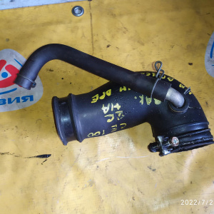 Гофра впускного коллектора Toyota 2C Corolla CE100 резиновая на коллектор 17881-64241