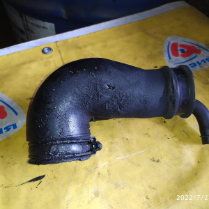 Гофра впускного коллектора Toyota 2C Corolla CE100 резиновая на коллектор 17881-64241