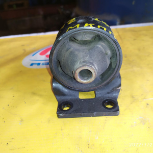 Подушка двигателя Toyota 7K-E Lite Ace Noah/Town Ace Noah KR42 2WD m/t 12303-64110