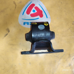 Подушка двигателя Toyota 7K-E Lite Ace Noah/Town Ace Noah KR42 2WD m/t 12303-64110
