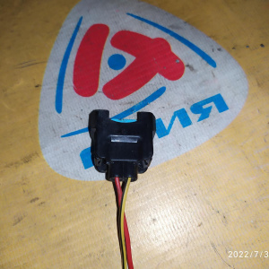 Разъём форсунки Honda Accord/CR-V F20B/D15B/D16A/R18A/K24A/J35A 2 конт. на две защёлки по бокам