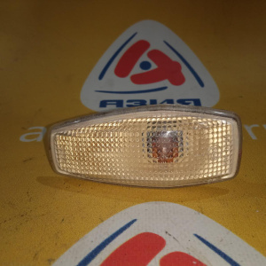 Повторитель в крыло Hyundai 0150290 Tucson JM/BH '2004-2009 с патроном (трещина на стекле)