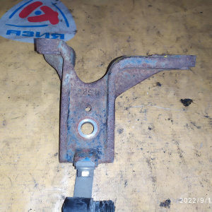 Крепление подушки ДВС Toyota 2L-TE Mark II LX90 2WD a/t перед, лев 4530