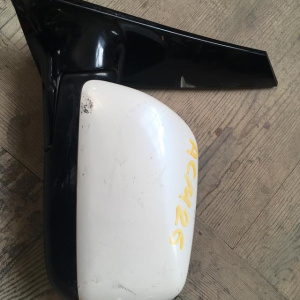 Зеркало TOYOTA Ipsum ACM20 5k дефект корпуса L