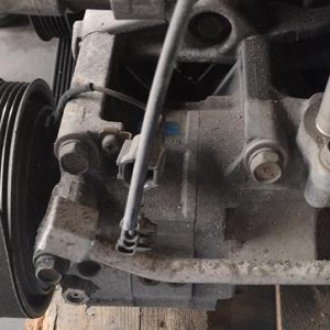 Компрессор кондиционера Nissan SR20 Avenir W11 92600-4N415