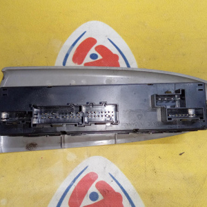 Пульт стеклоподъемника Chevrolet TrailBlazer GMT360/KC перед, лев водитель, серая панель 15114243