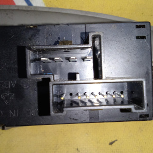 Пульт стеклоподъемника Chevrolet TrailBlazer GMT360/KC перед, лев водитель, серая панель 15114243