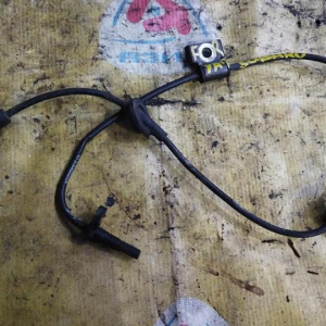 Датчик ABS Subaru Exiga YA4 перед, прав