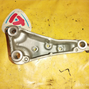 Крепление подушки ДВС Honda K24Z3 Accord CU2 2WD m/t перед, лев 75TA0