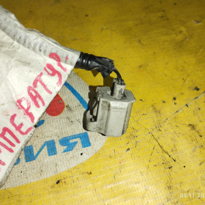 Разъём датчика температуры Toyota 90980-10735 / -11061 Corolla ZRE142 2SZ/1TR/1NR/2TR/3GR/5GR/3SZ/1NZ/2ZR/2UZ/3UR/2GR/1GR/1KR/3ZR/1ND/K3/1KD/4GR/2AR/2