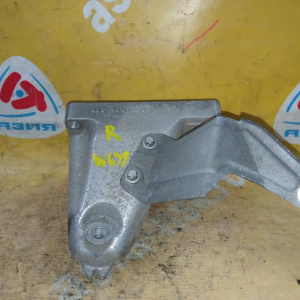 Кронштейн опоры двигателя Mercedes M272E35/272.978 V-Class W636/W639 A2722234704 R A2722231904