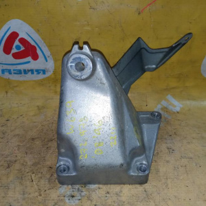 Кронштейн опоры двигателя Mercedes M272E35/272.978 V-Class W636/W639 A2722234704 R A2722231904