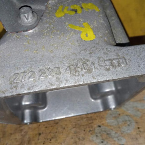 Кронштейн опоры двигателя Mercedes M272E35/272.978 V-Class W636/W639 A2722234704 R A2722231904