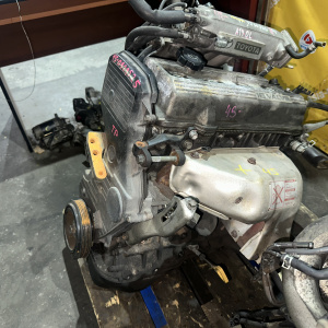 Двигатель Toyota 4S-FE-0929525 2WD ТРАМБЛЕРНЫЙ БЕЗ НАВЕСНОГО Camry/Vista/Corona ST190 SV40